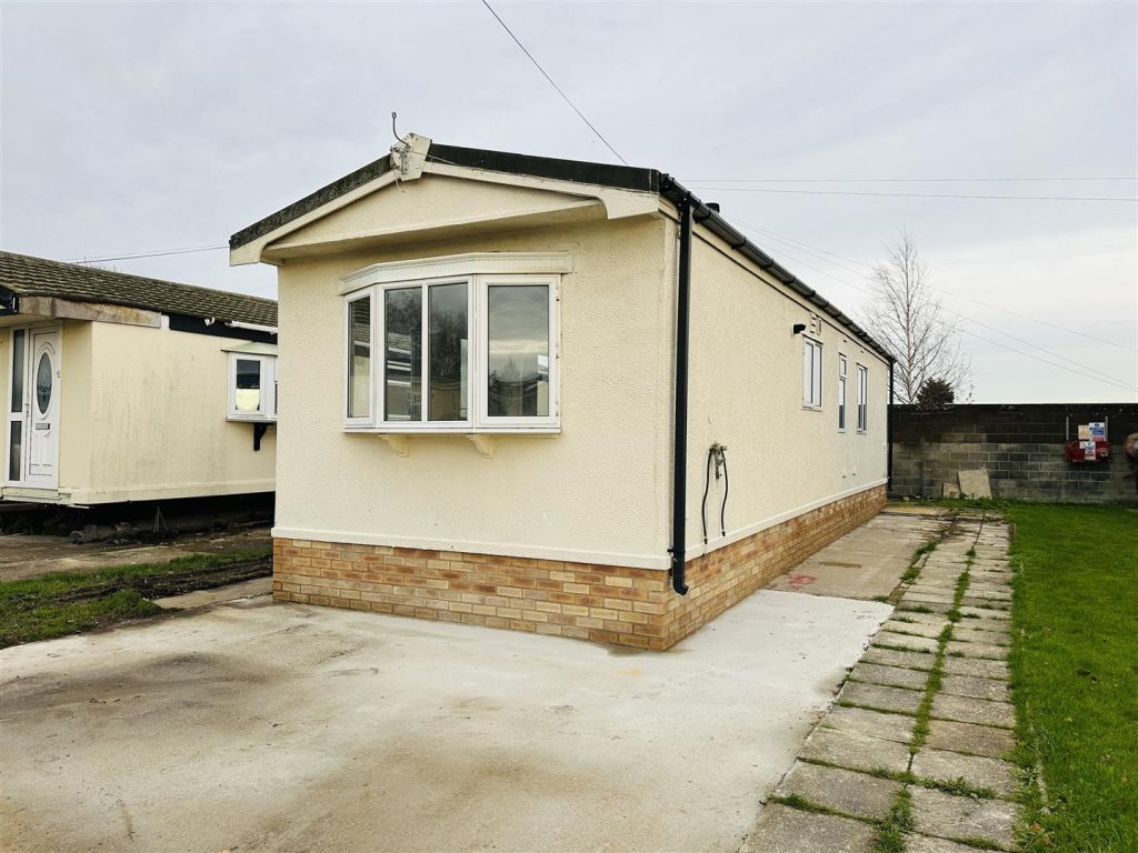 Greenacres Mobile Home Park, Flaxley Road, Selby